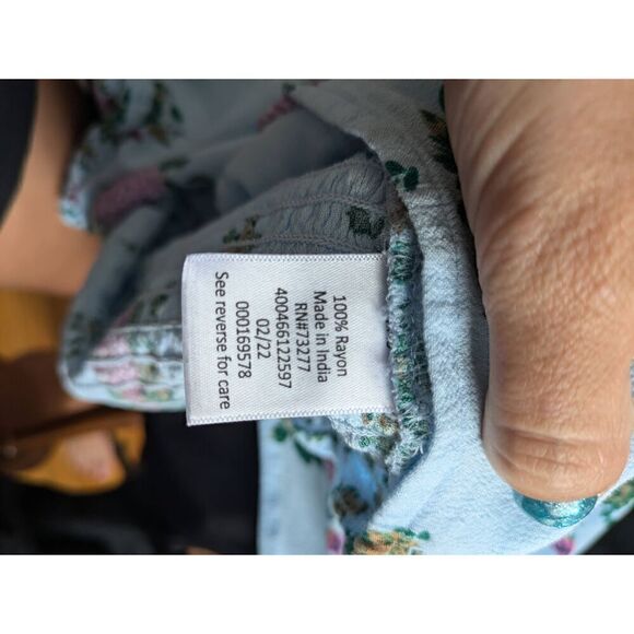 SO Lace Up Peasant Tiny Top Blue Floral - Picture 4 of 4